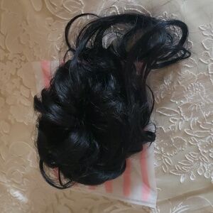 NWT, Clip on Messy Bun